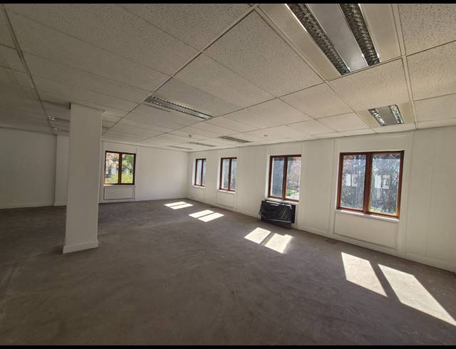1,315M² OFFICE TO LET IN SANDTON CENTRAL